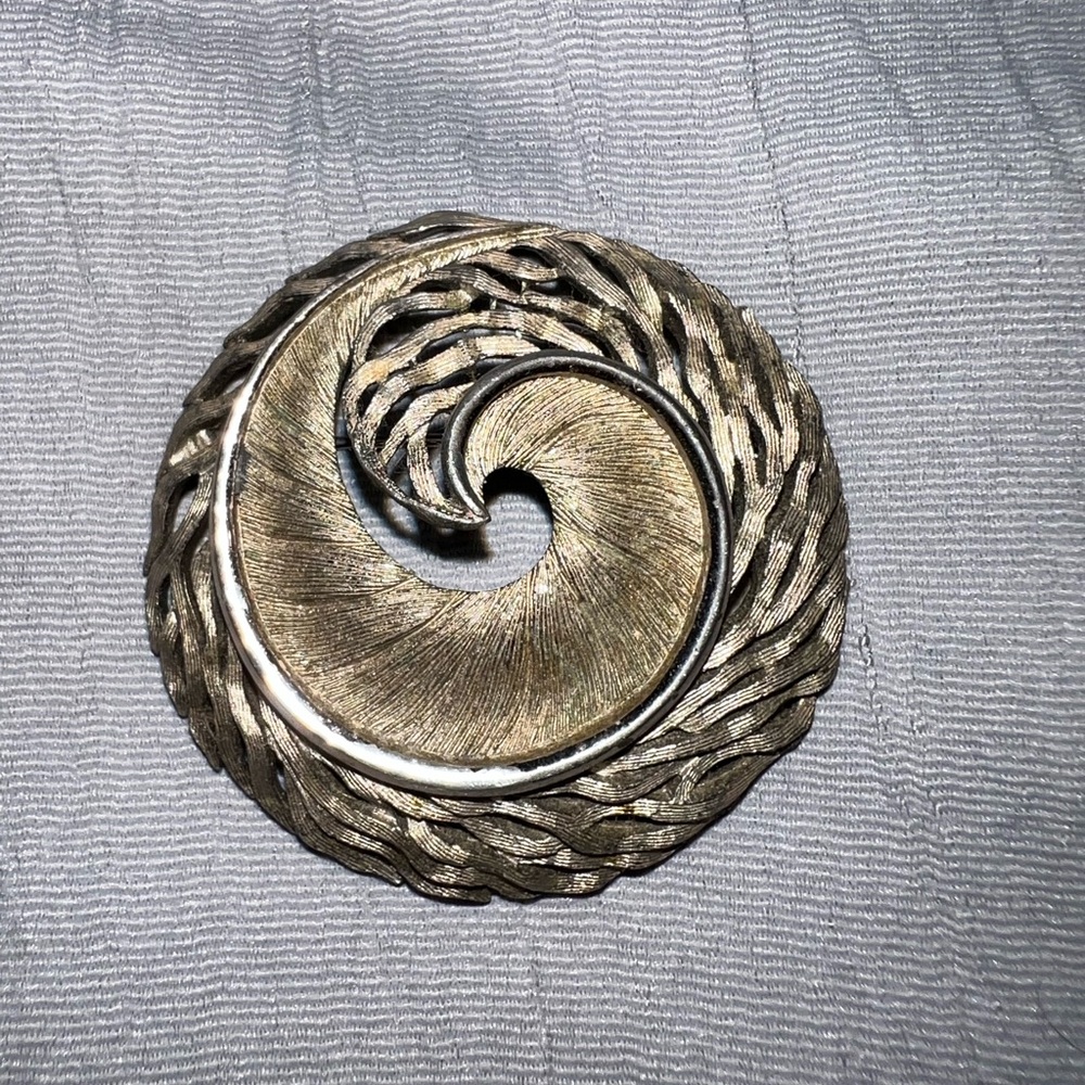 Vintage Spiral Brooch in Silver